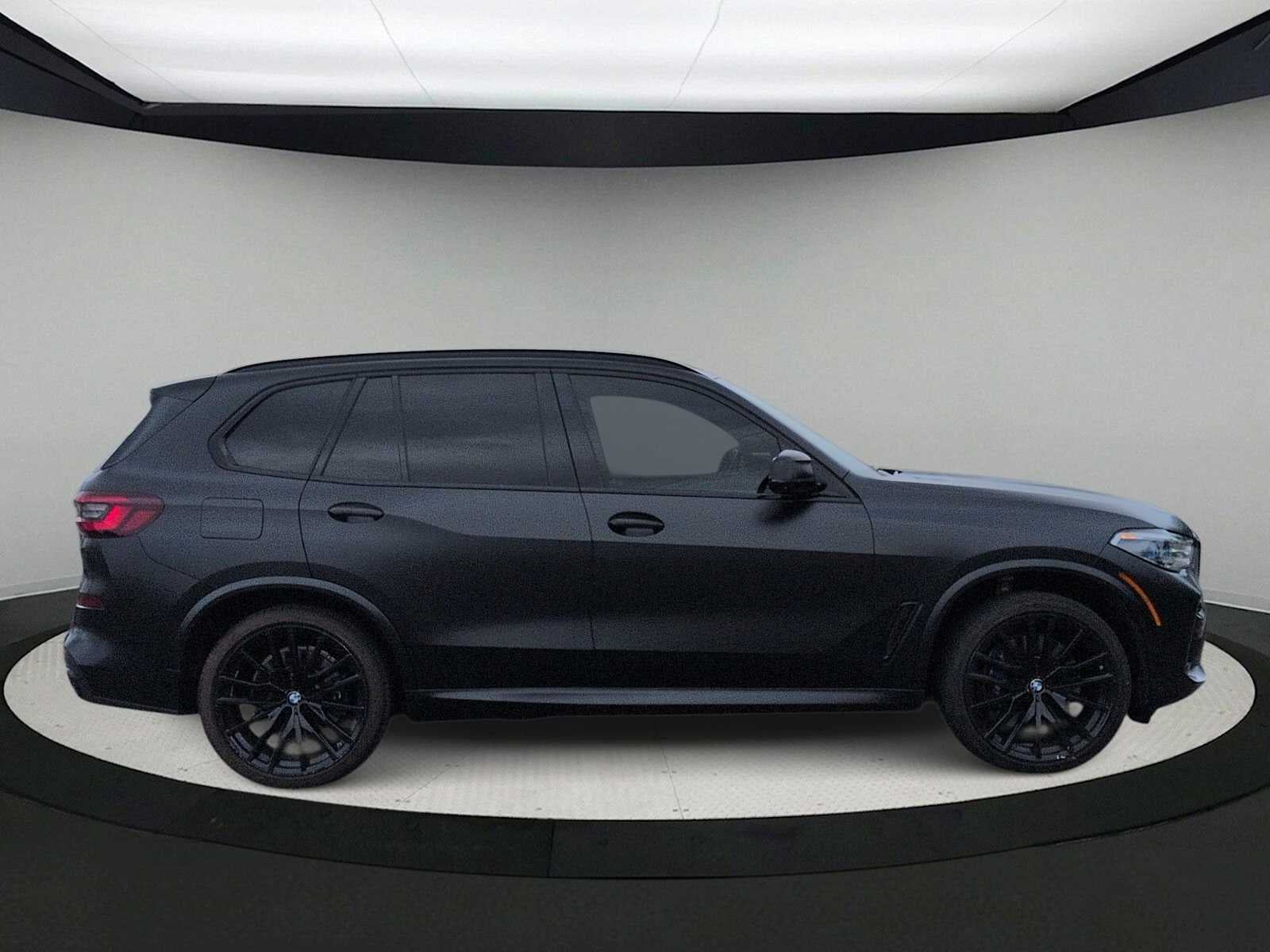 2021 BMW X5 M50i