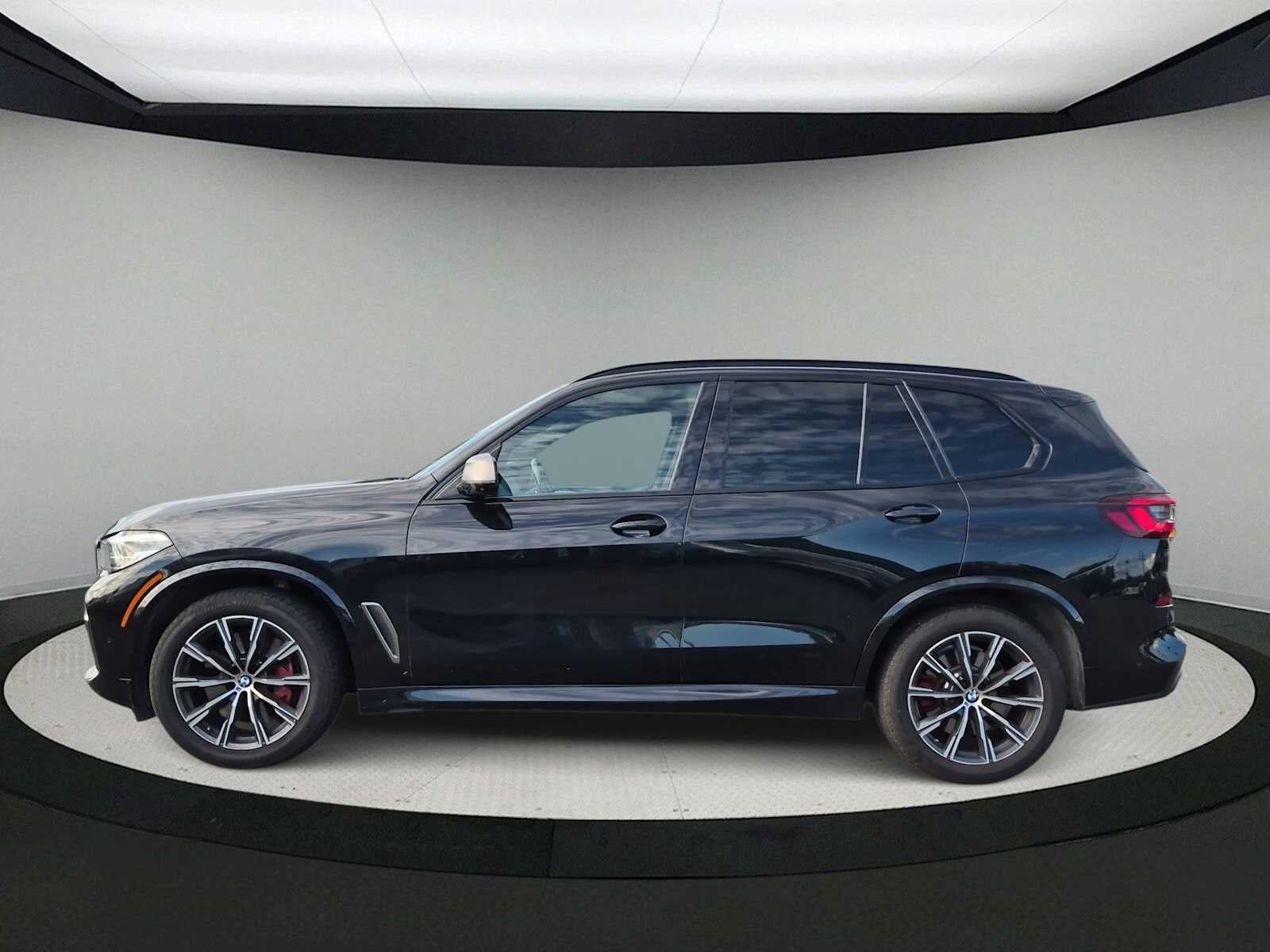 2022 BMW X5 M50i