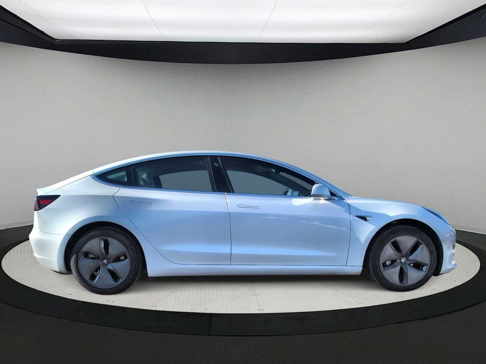 2019 Tesla Model 3 Standard Range Plus