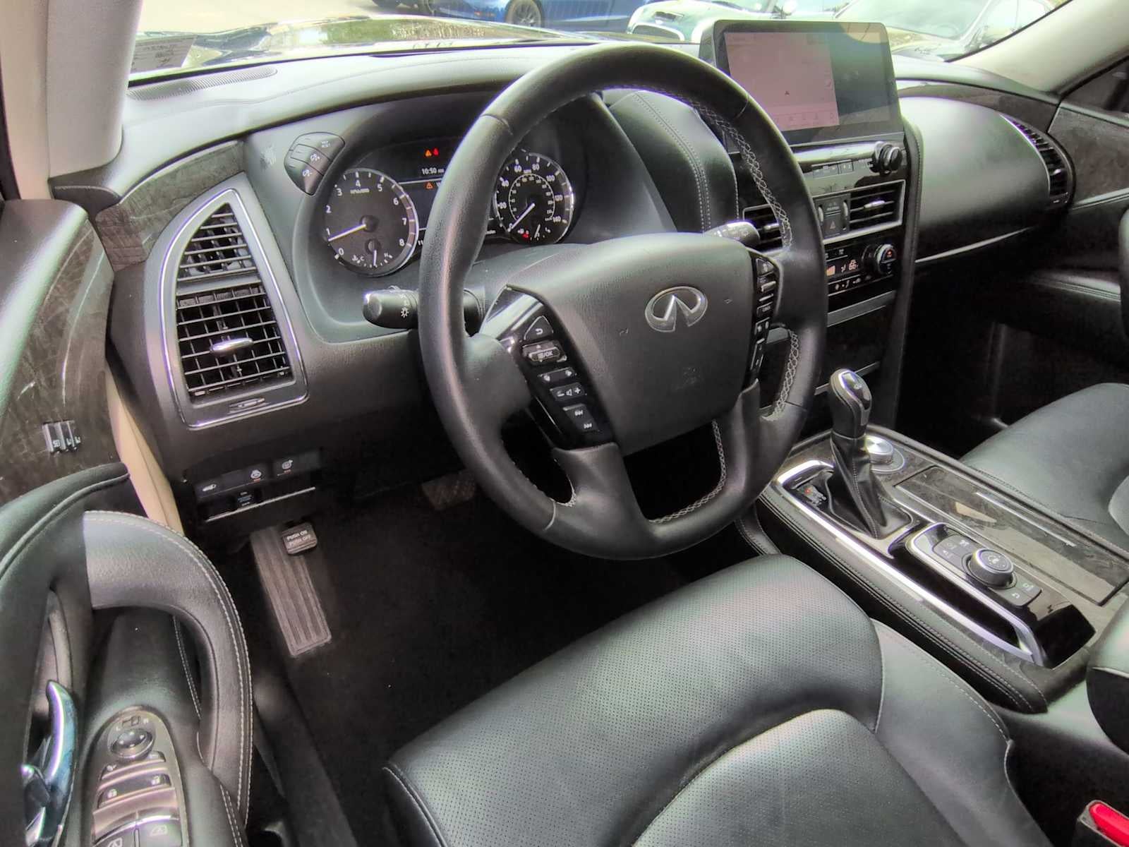 2022 INFINITI QX80 LUXE