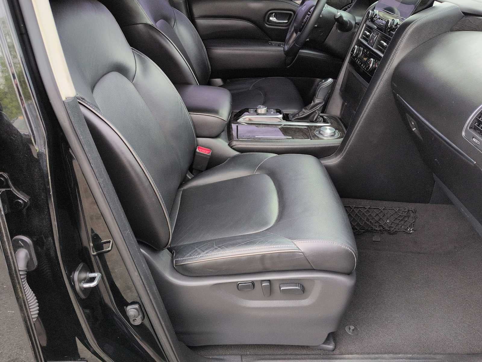 2022 INFINITI QX80 LUXE