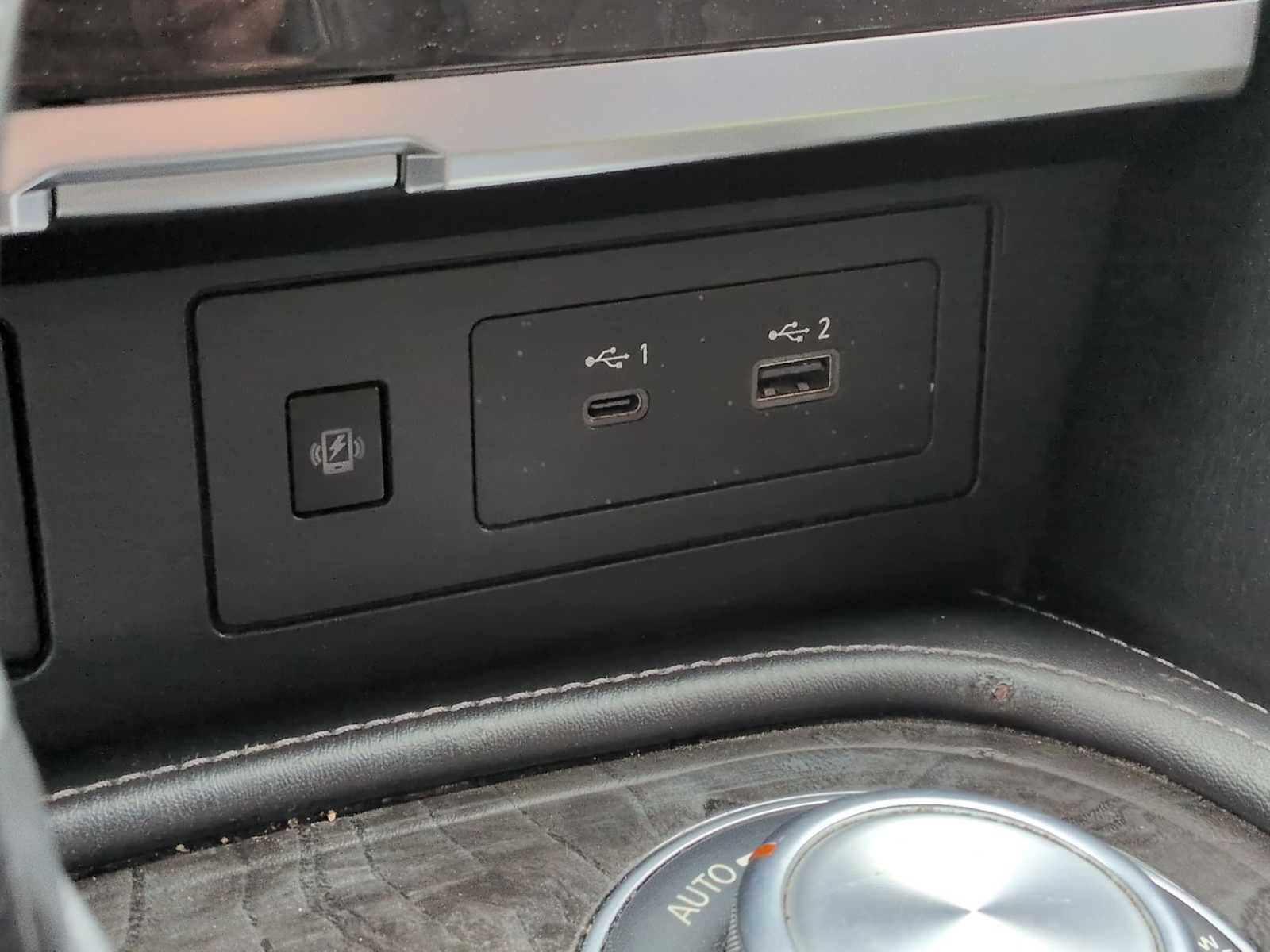 2022 INFINITI QX80 LUXE