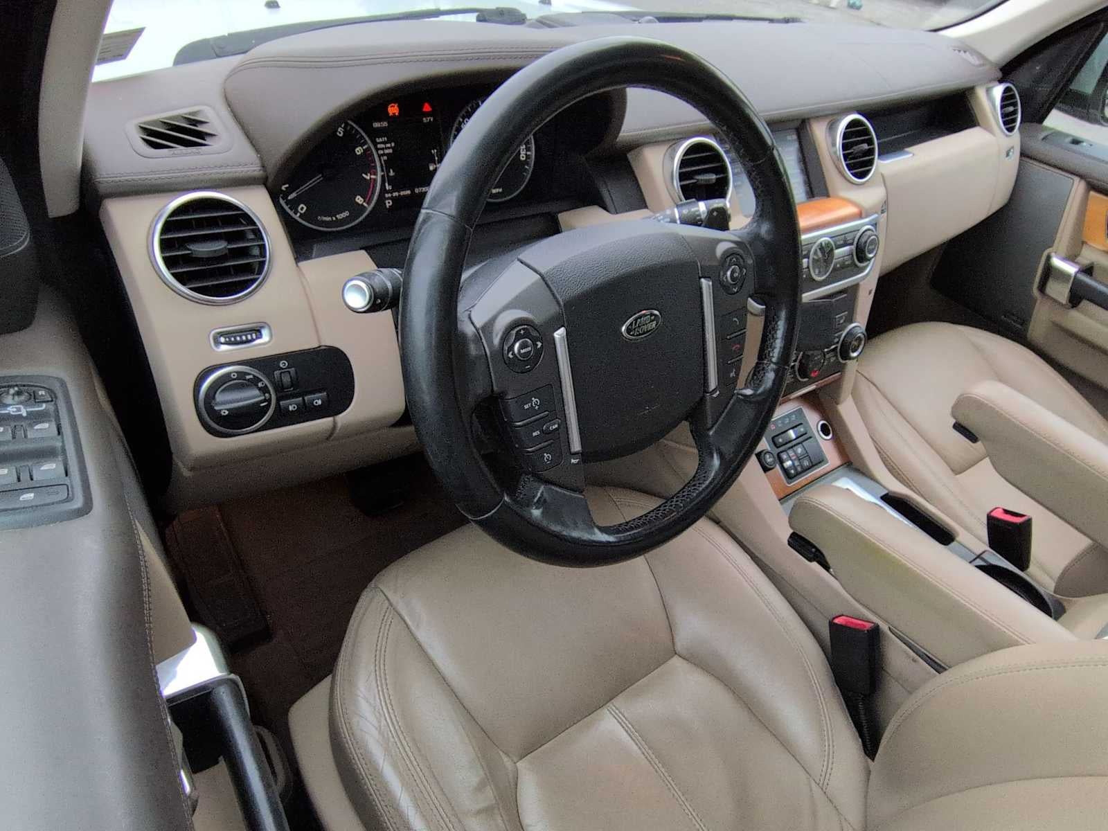 2014 Land Rover LR4 LUX