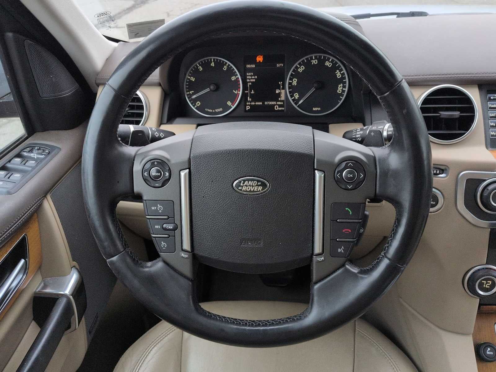 2014 Land Rover LR4 LUX