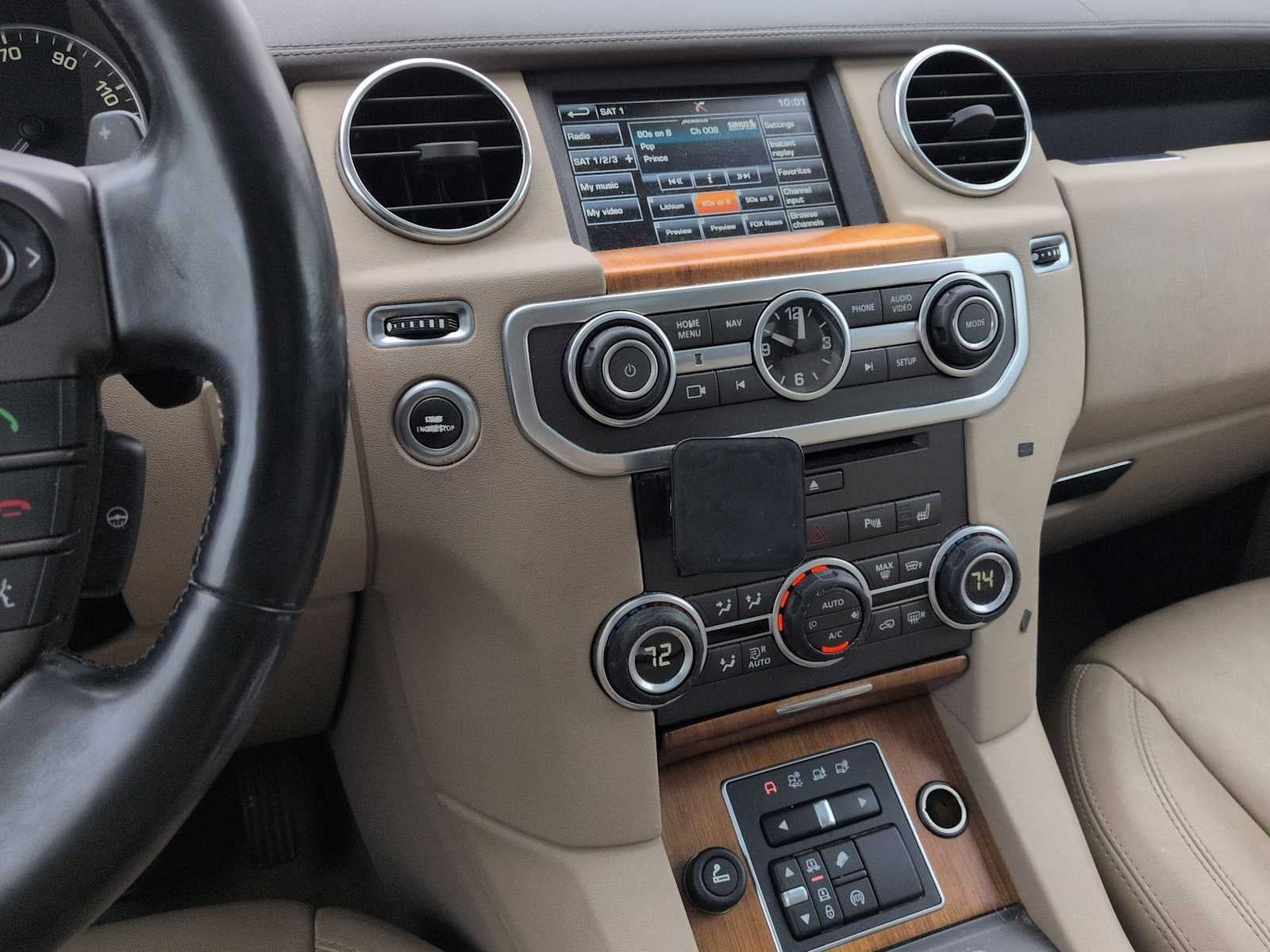 2014 Land Rover LR4 LUX