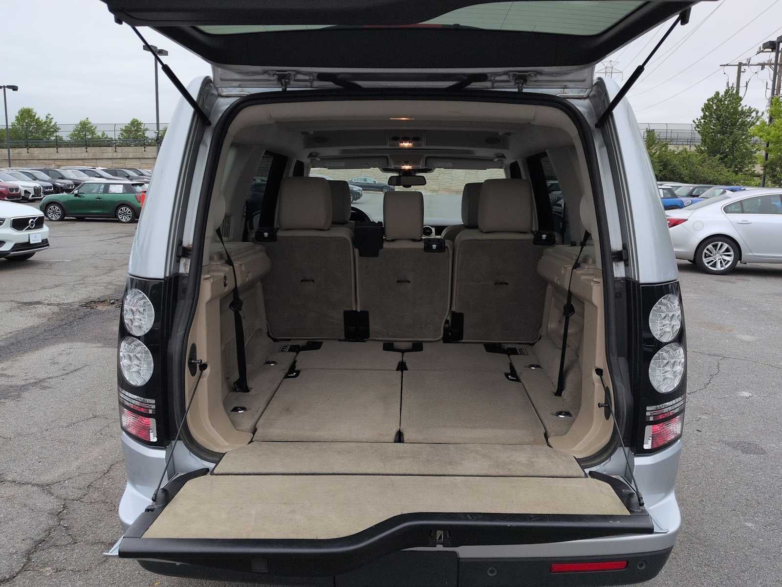 2014 Land Rover LR4 LUX