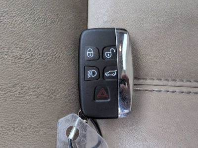 2014 Land Rover LR4 LUX