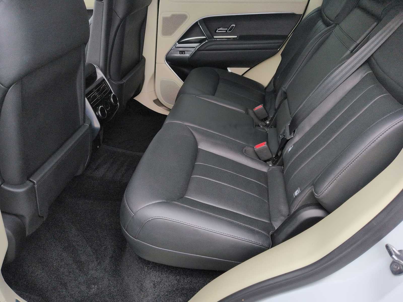 2024 Land Rover Range Rover SE