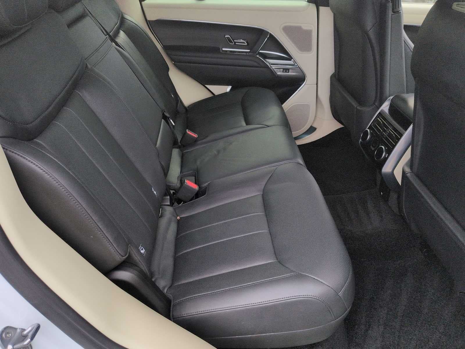 2024 Land Rover Range Rover SE