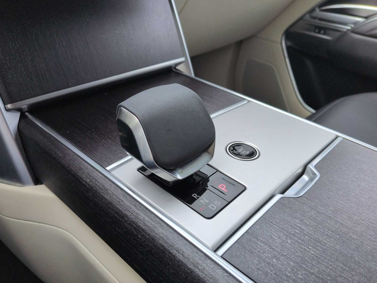 2024 Land Rover Range Rover SE