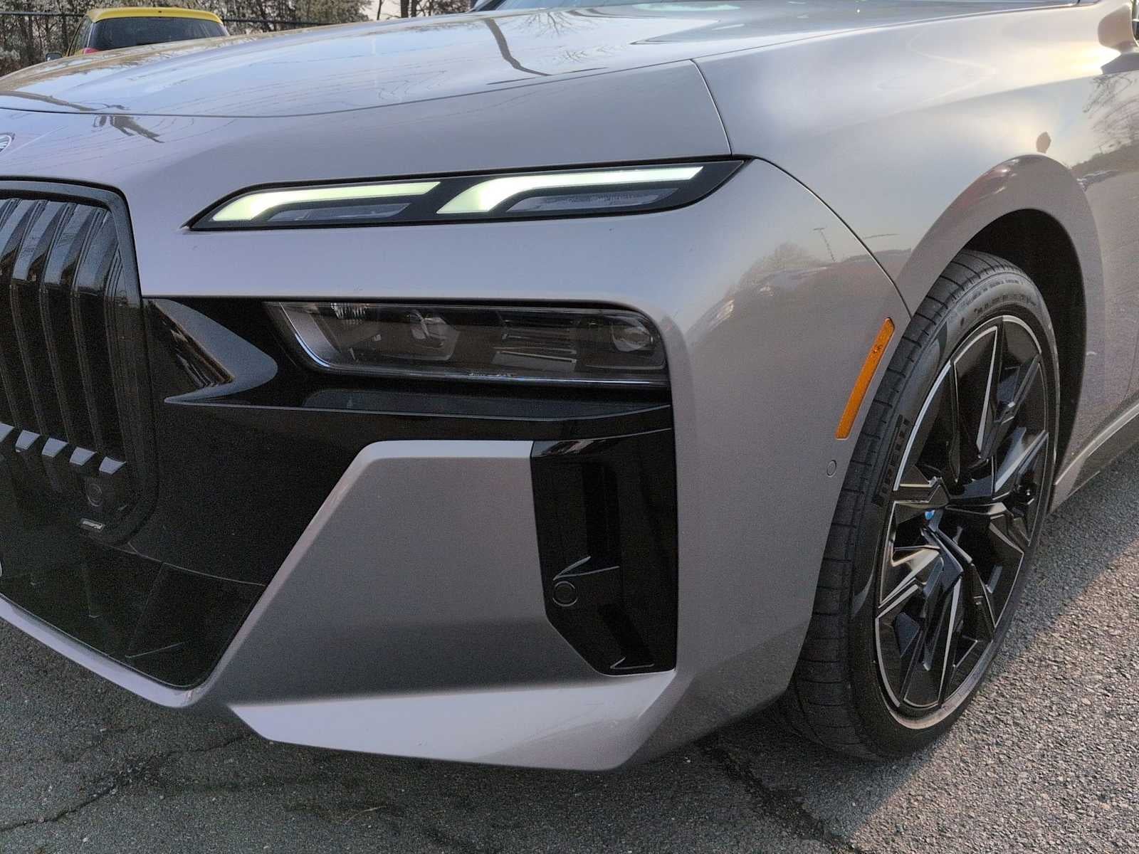 2023 BMW 7 Series 740i