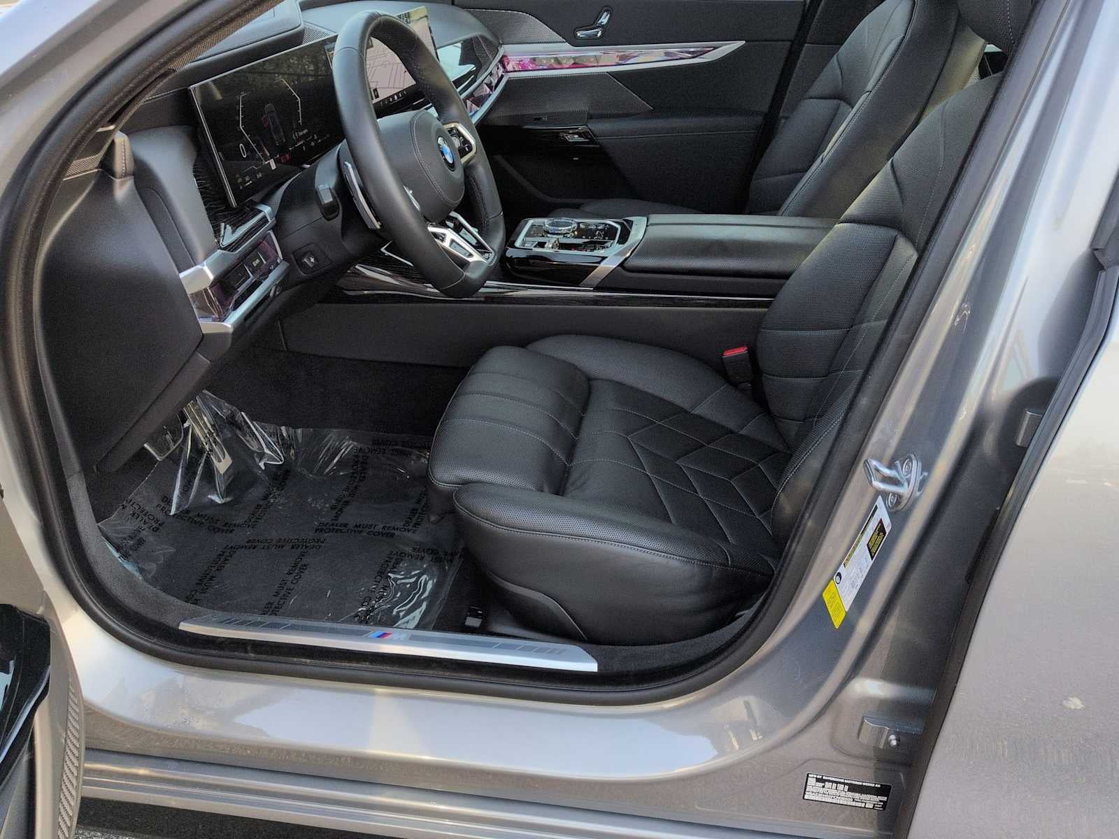 2023 BMW 7 Series 740i