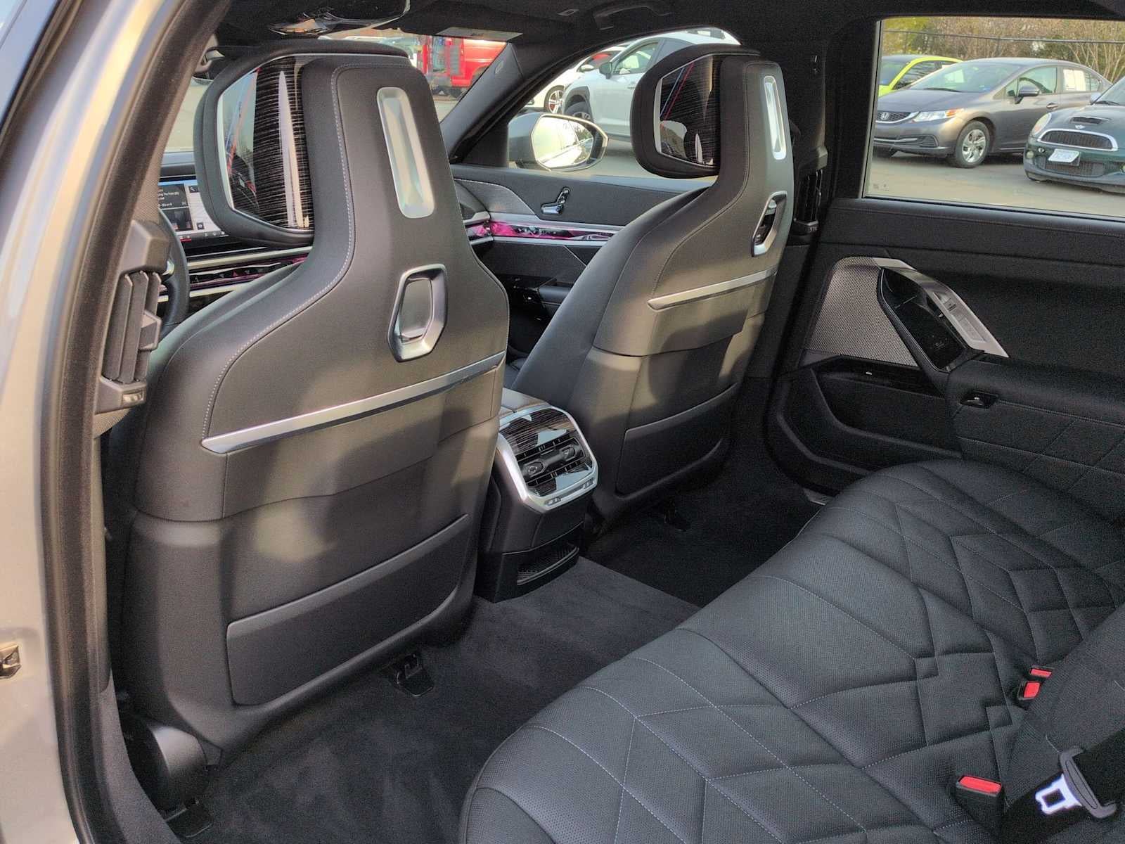 2023 BMW 7 Series 740i