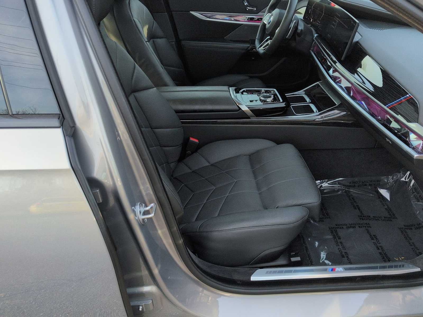 2023 BMW 7 Series 740i