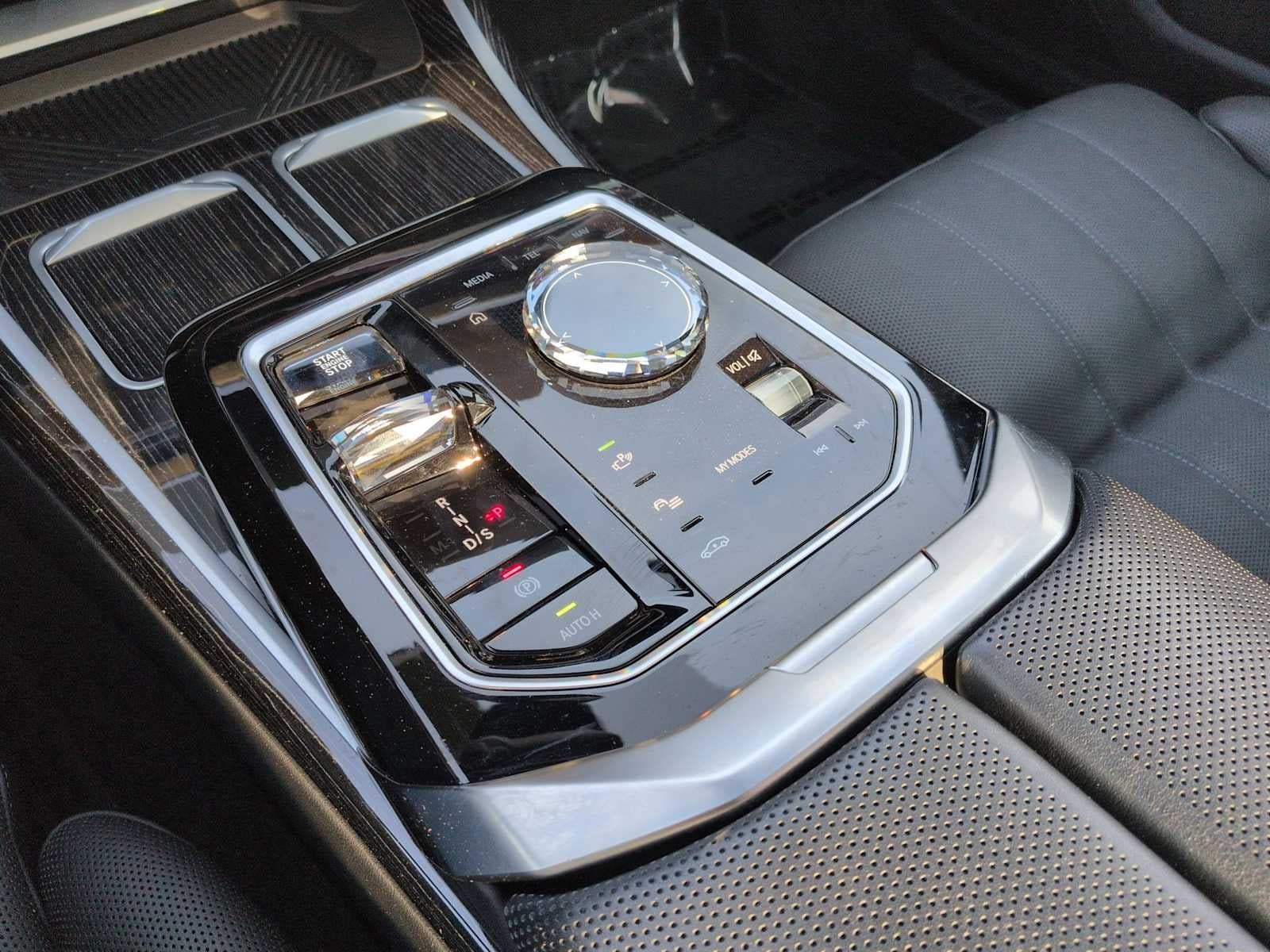 2023 BMW 7 Series 740i