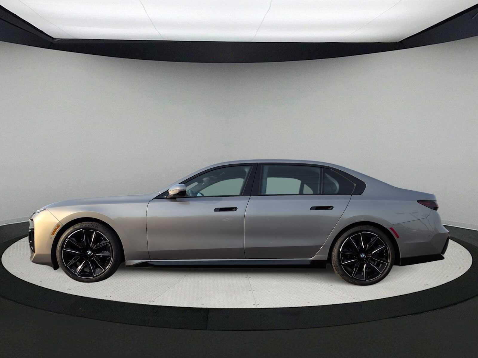 2023 BMW 7 Series 740i