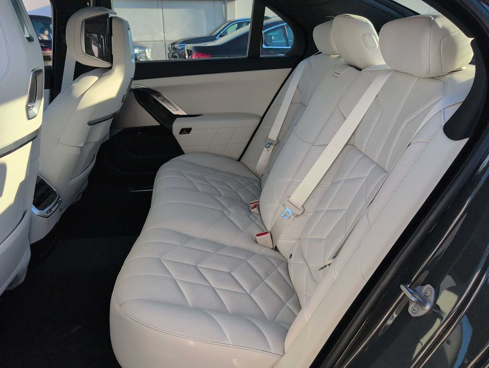 2026 BMW 7 Series 750e xDrive