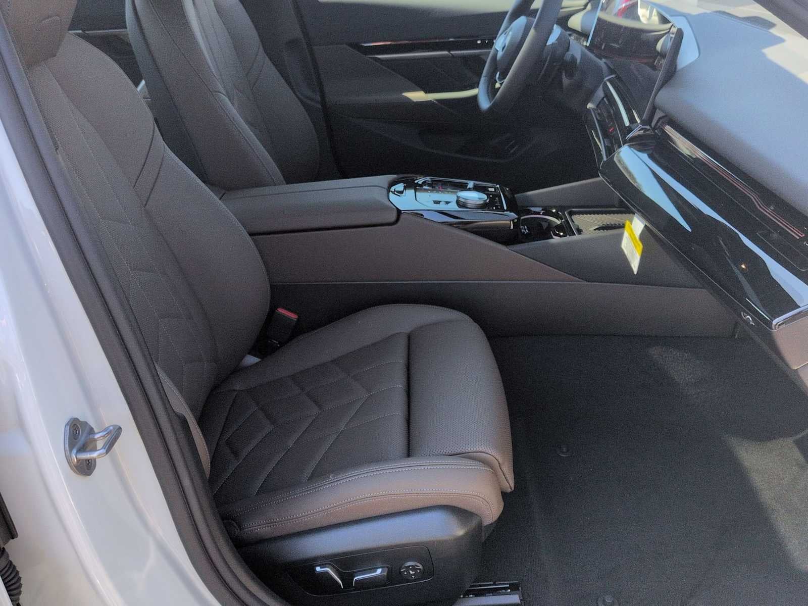 2026 BMW 5 Series 530i xDrive
