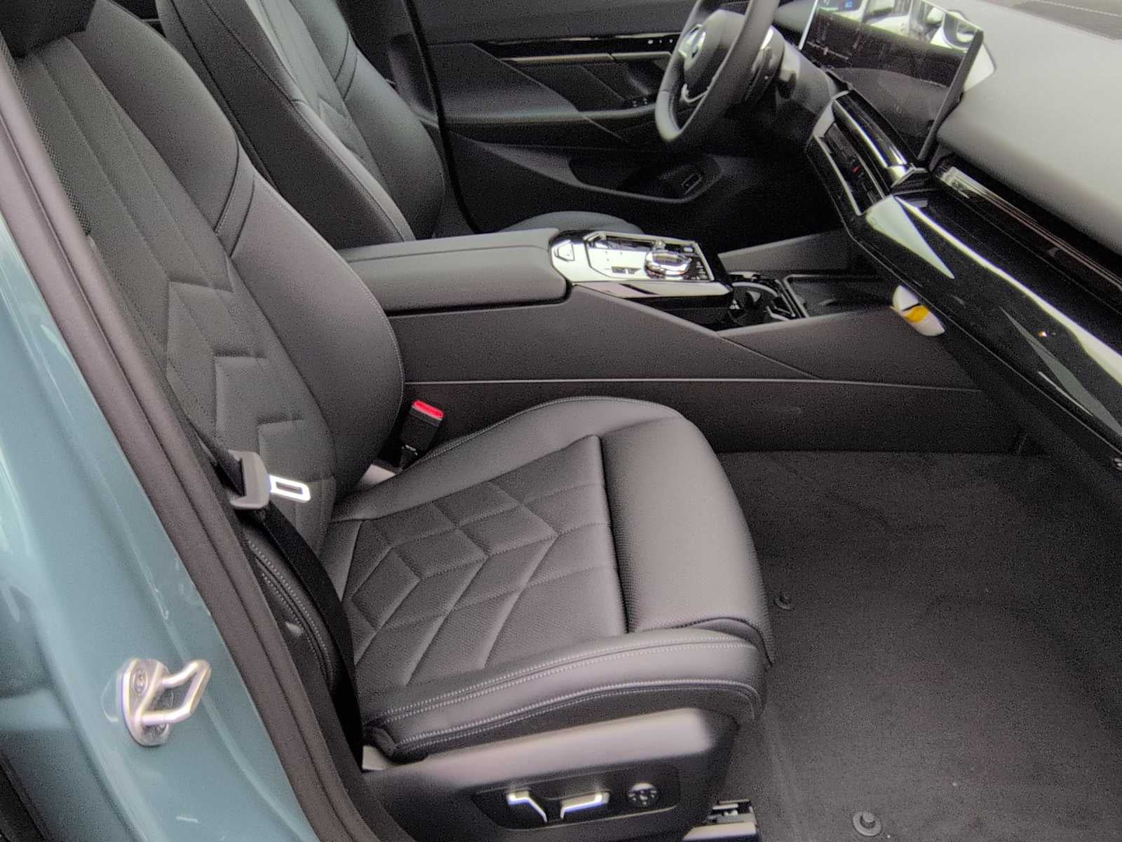 2026 BMW 5 Series 530i xDrive