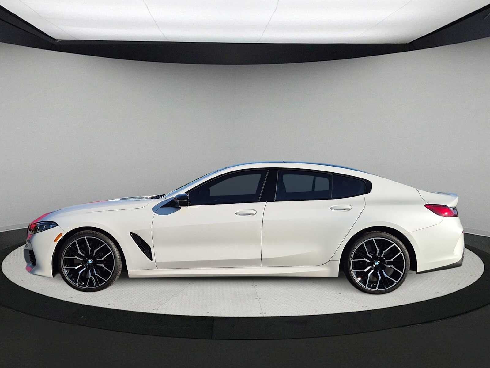2024 BMW 8 Series M850i