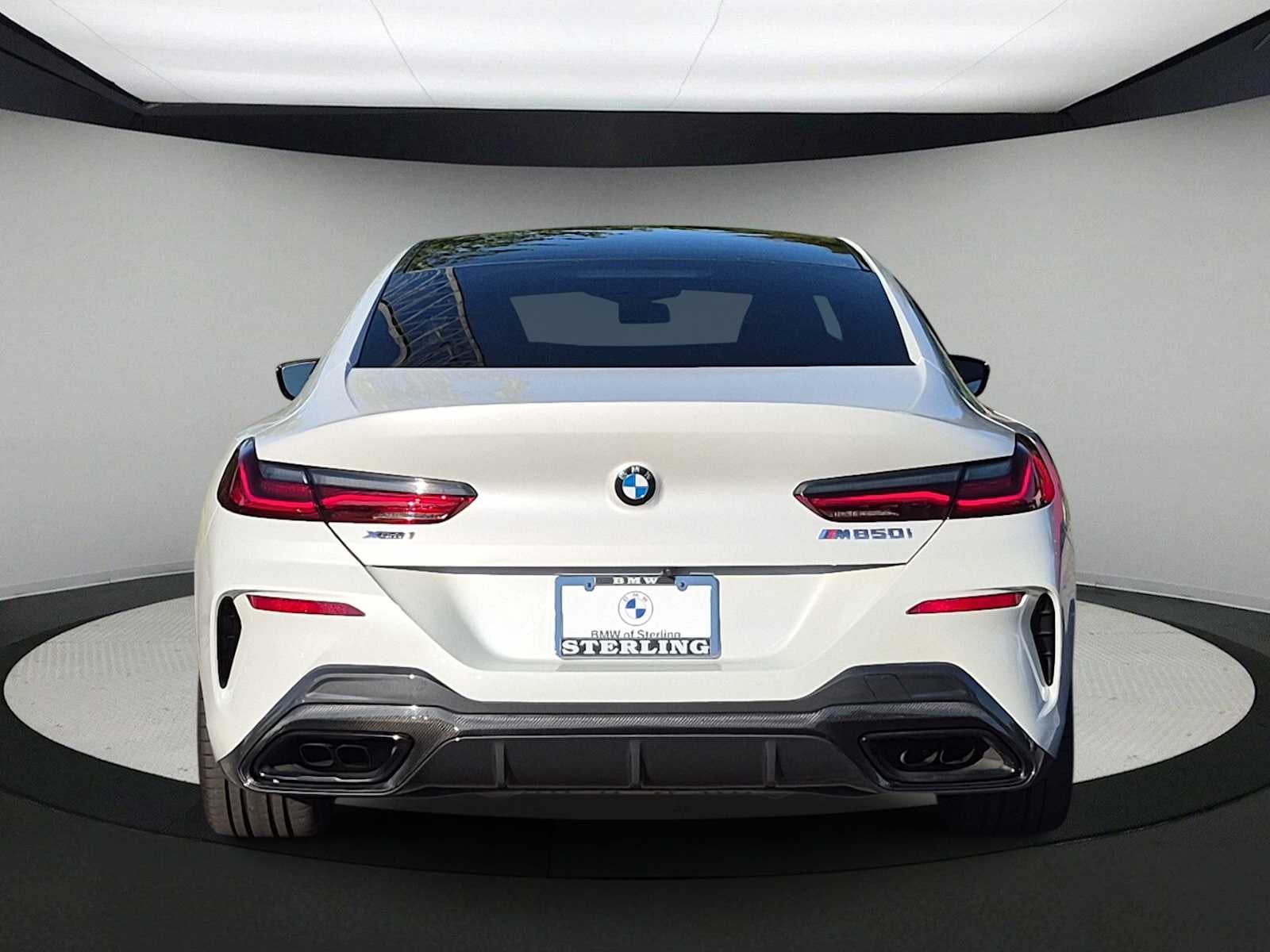 2024 BMW 8 Series M850i