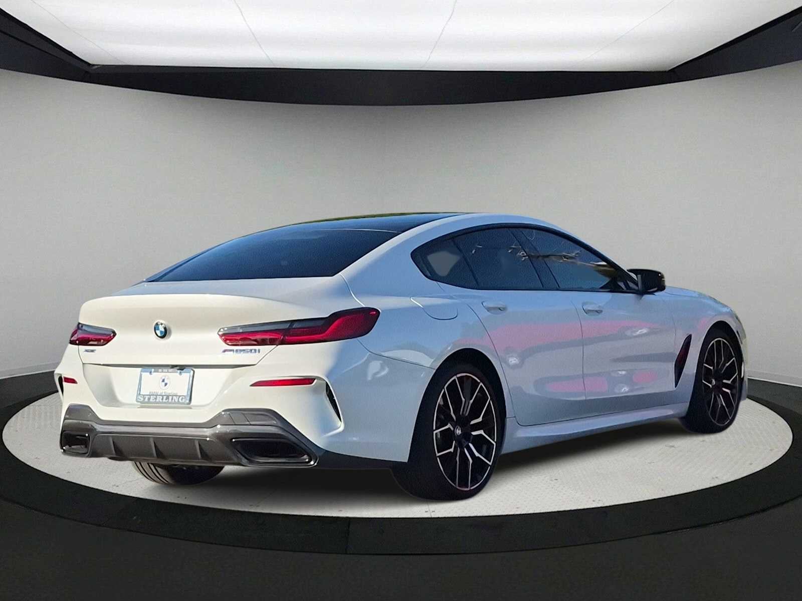 2024 BMW 8 Series M850i