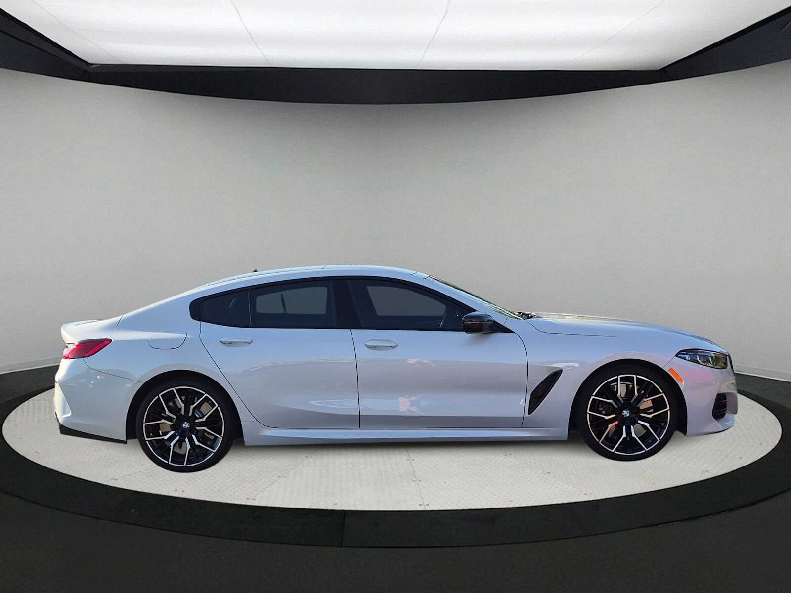 2024 BMW 8 Series M850i