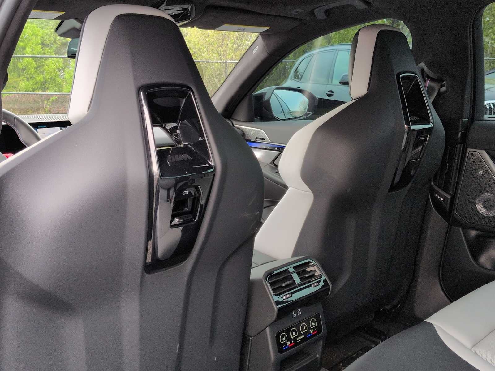 2025 BMW MModels Sedan