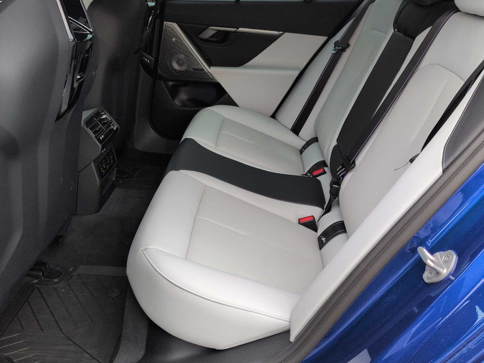 2025 BMW MModels Sedan