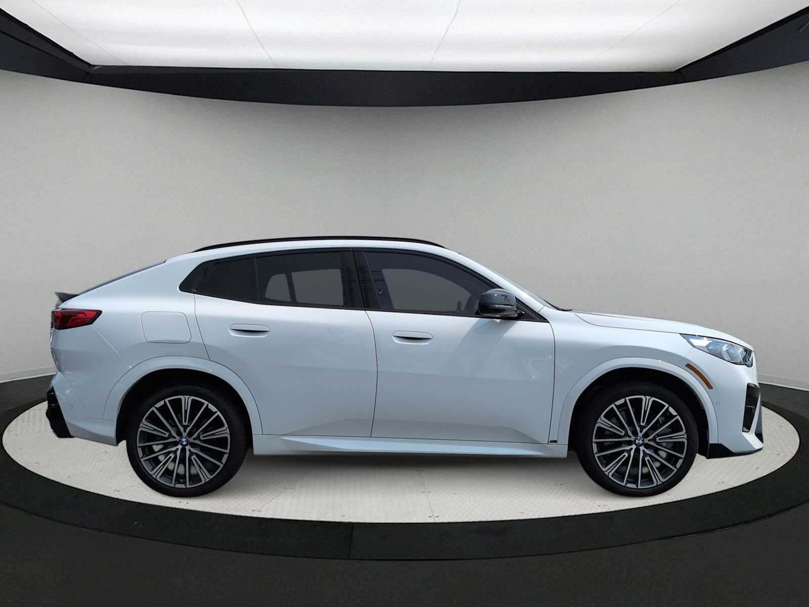 2025 BMW X2 M35i