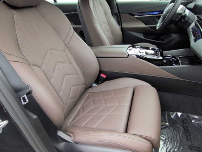 2025 BMW i5 xDrive40 xDrive40