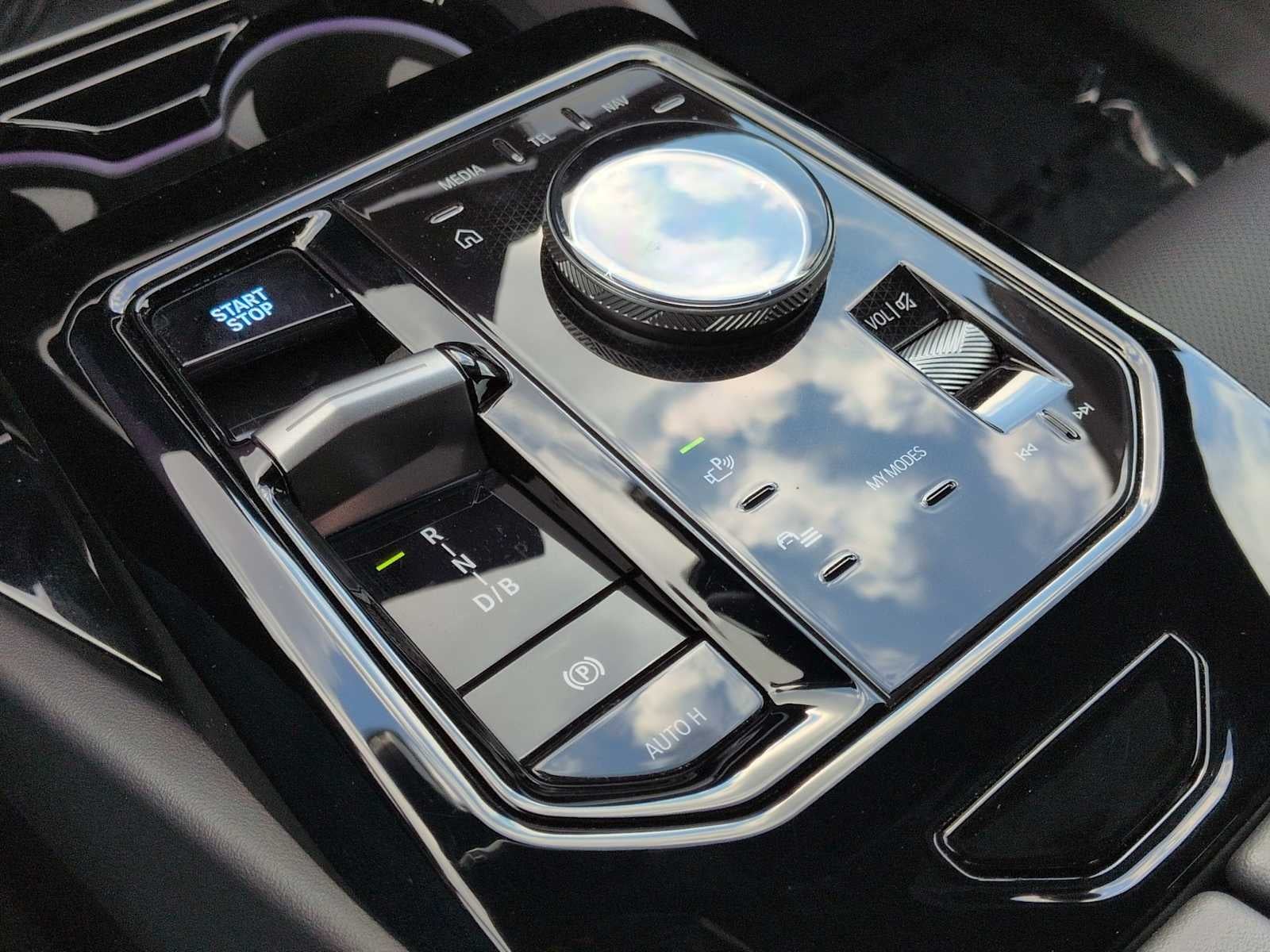 2025 BMW i5 xDrive40