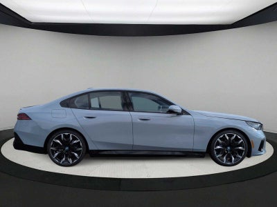 2025 BMW i5 xDrive40