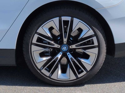 2025 BMW i5 xDrive40