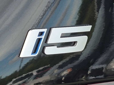 2026 BMW i5 xDrive40