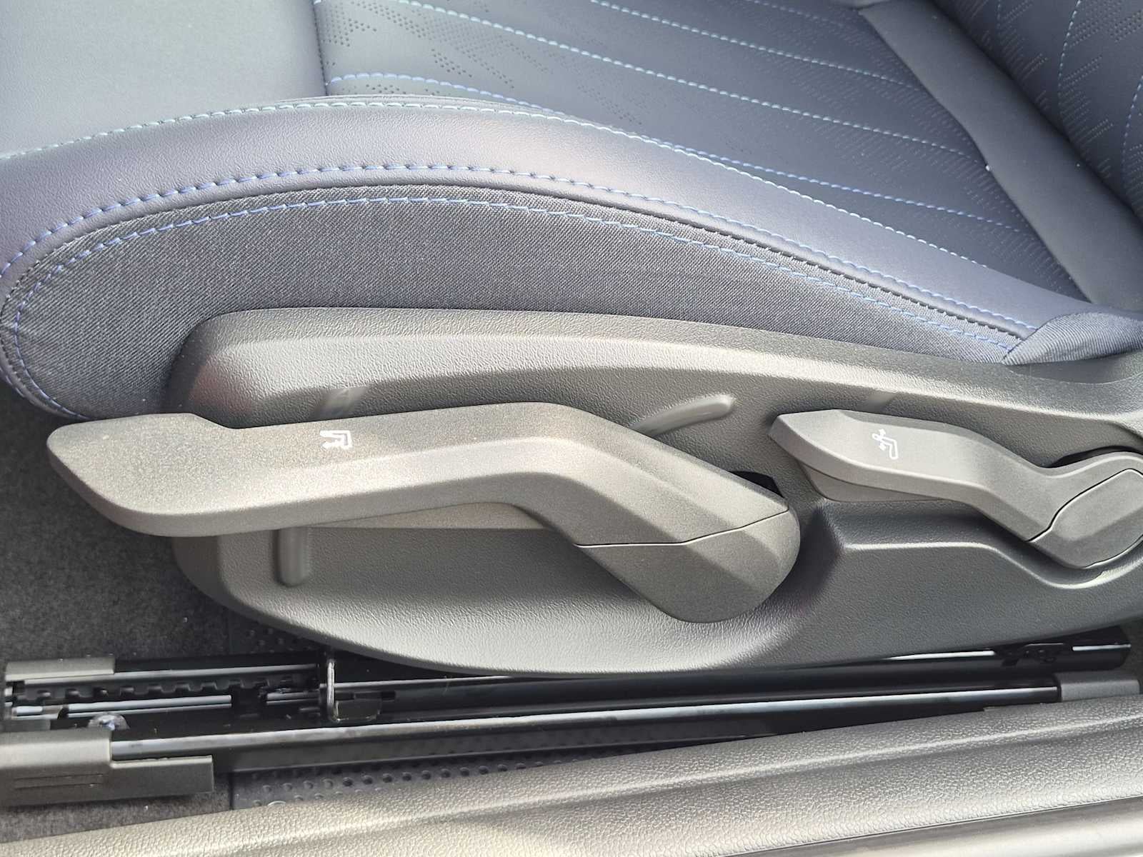 2027 MINI 2 DOOR SIGNATURE PLUS