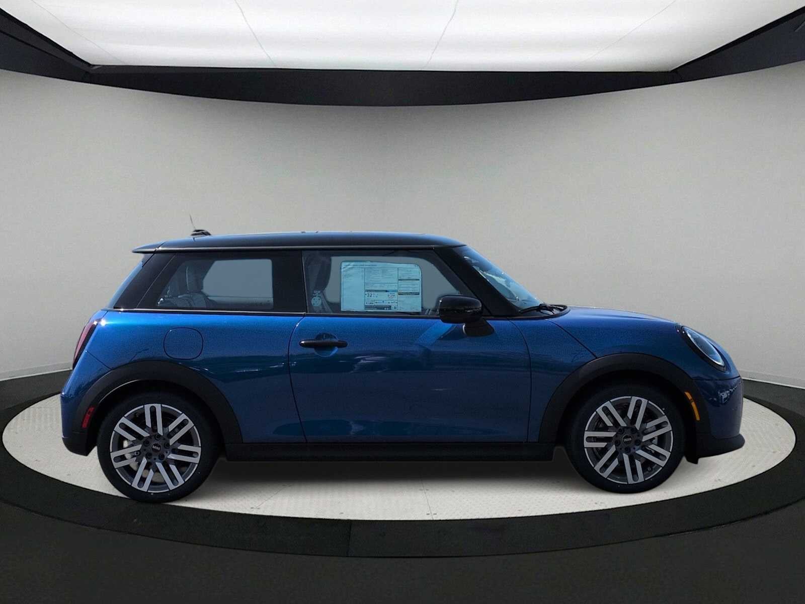 2026 MINI Hardtop 2 Door Cooper Oxford Edition