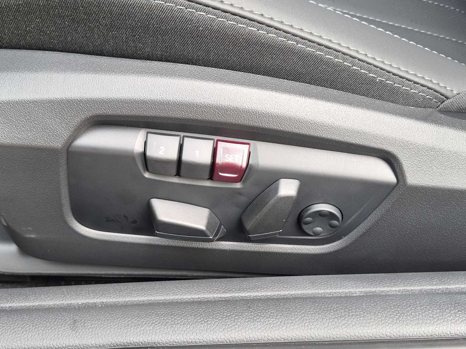 2026 MINI 2 DOOR ICONIC