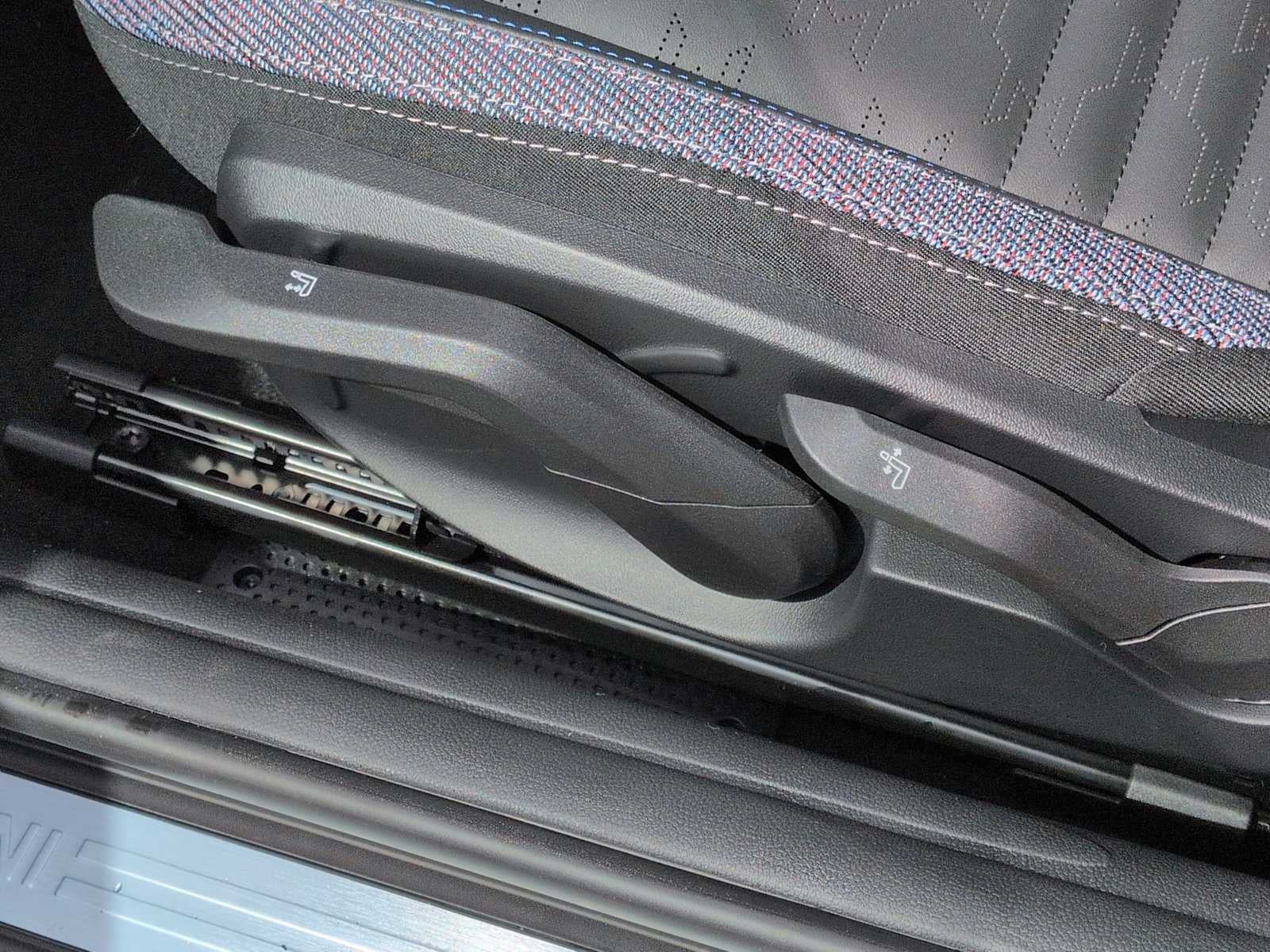 2026 MINI 2 DOOR ICONIC