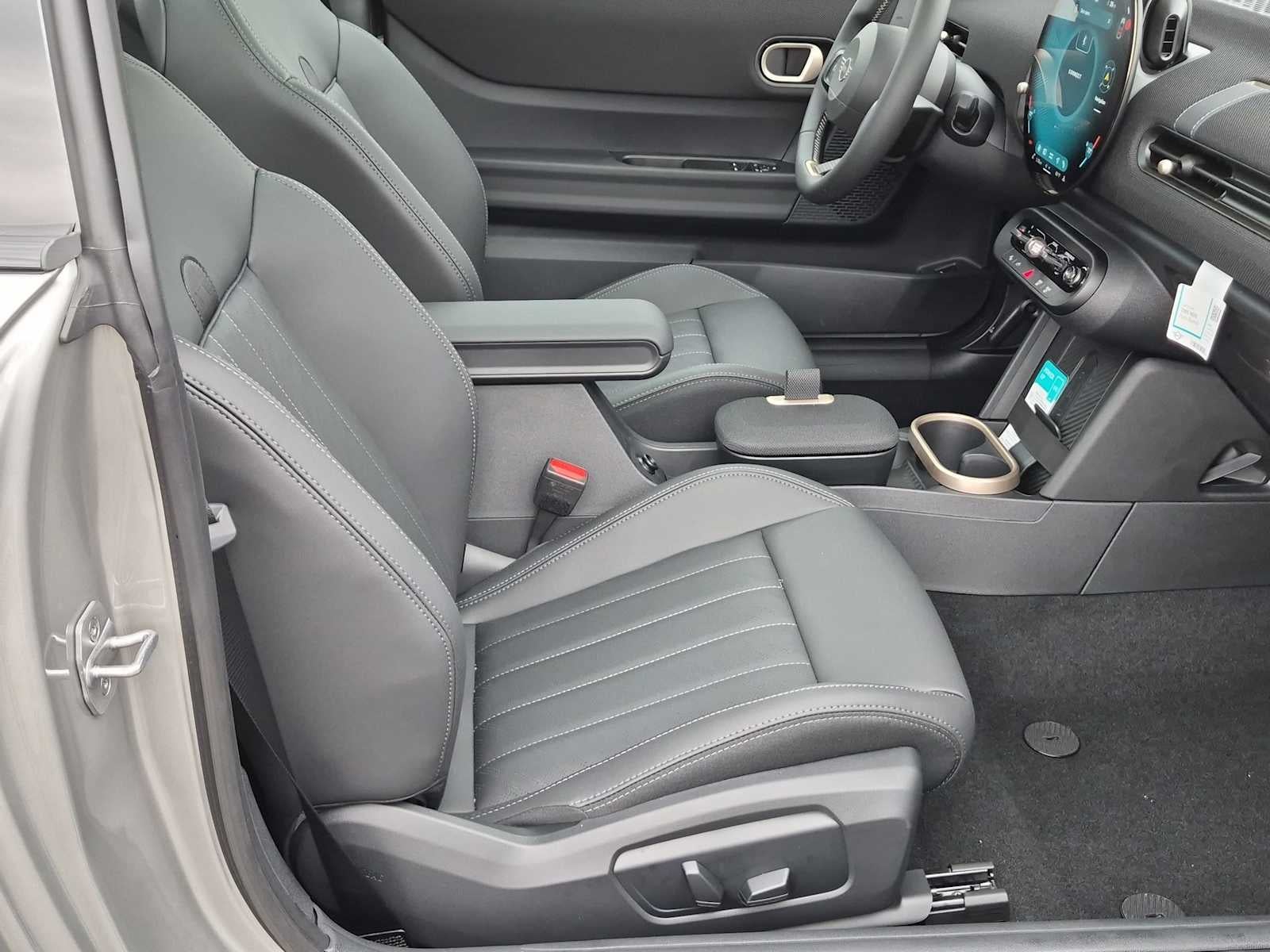 2027 MINI 2 DOOR SIGNATURE PLUS