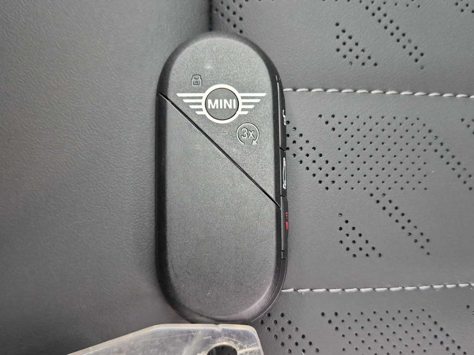 2027 MINI 2 DOOR SIGNATURE PLUS