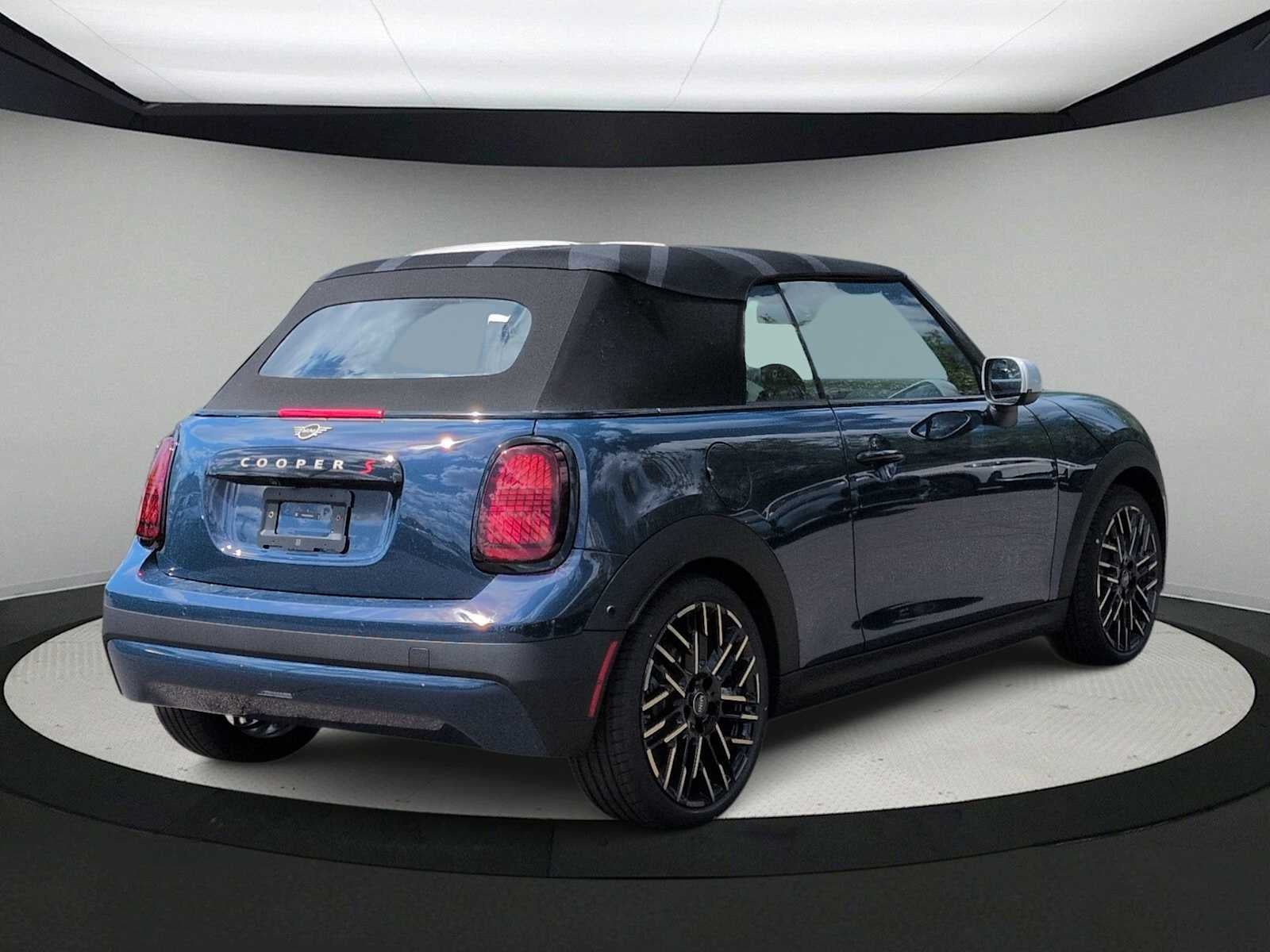 2026 MINI CONVERTIBLE ICONIC