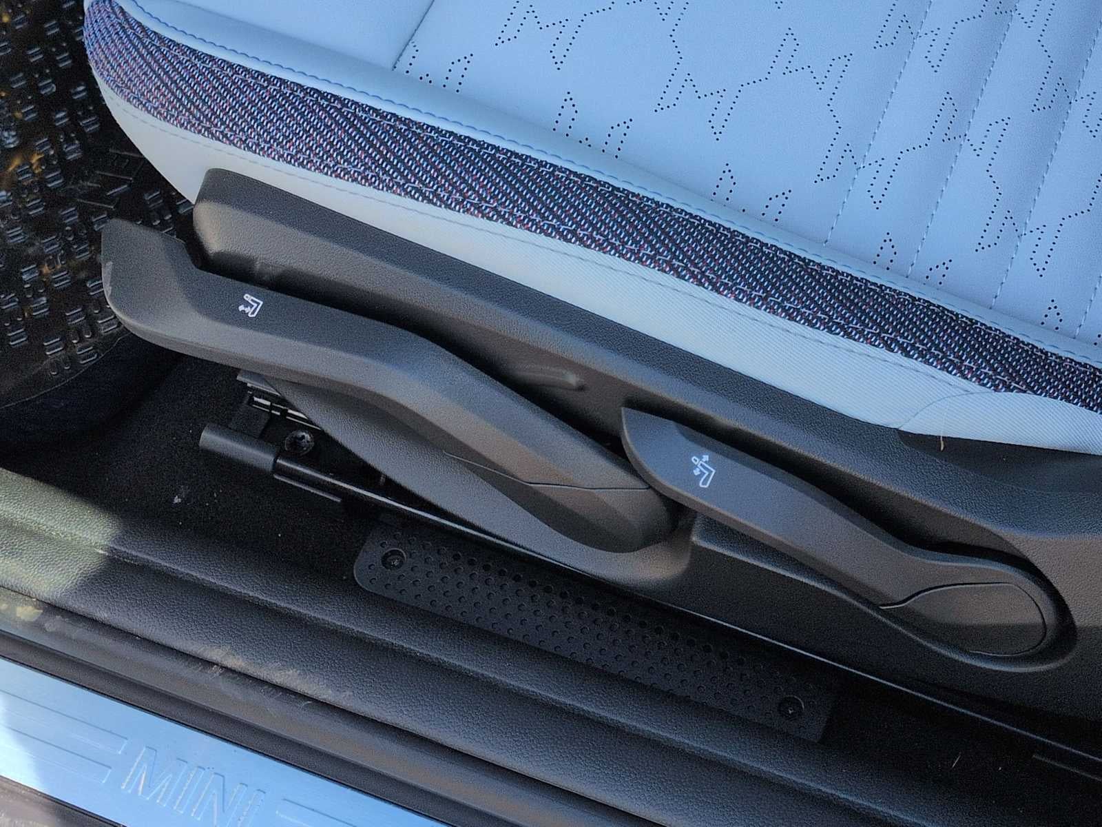 2026 MINI CONVERTIBLE SIGNATURE PLUS