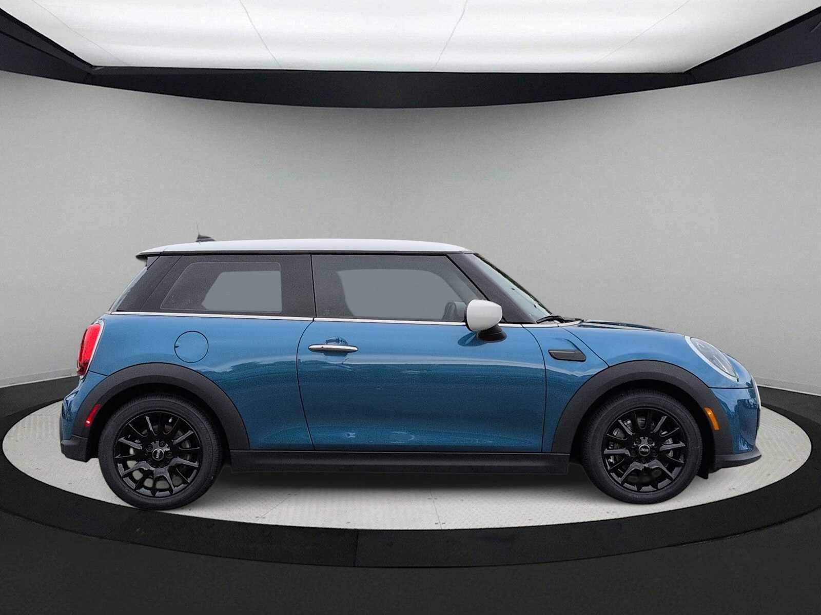 2024 MINI HARDTOP 2 DOOR Cooper