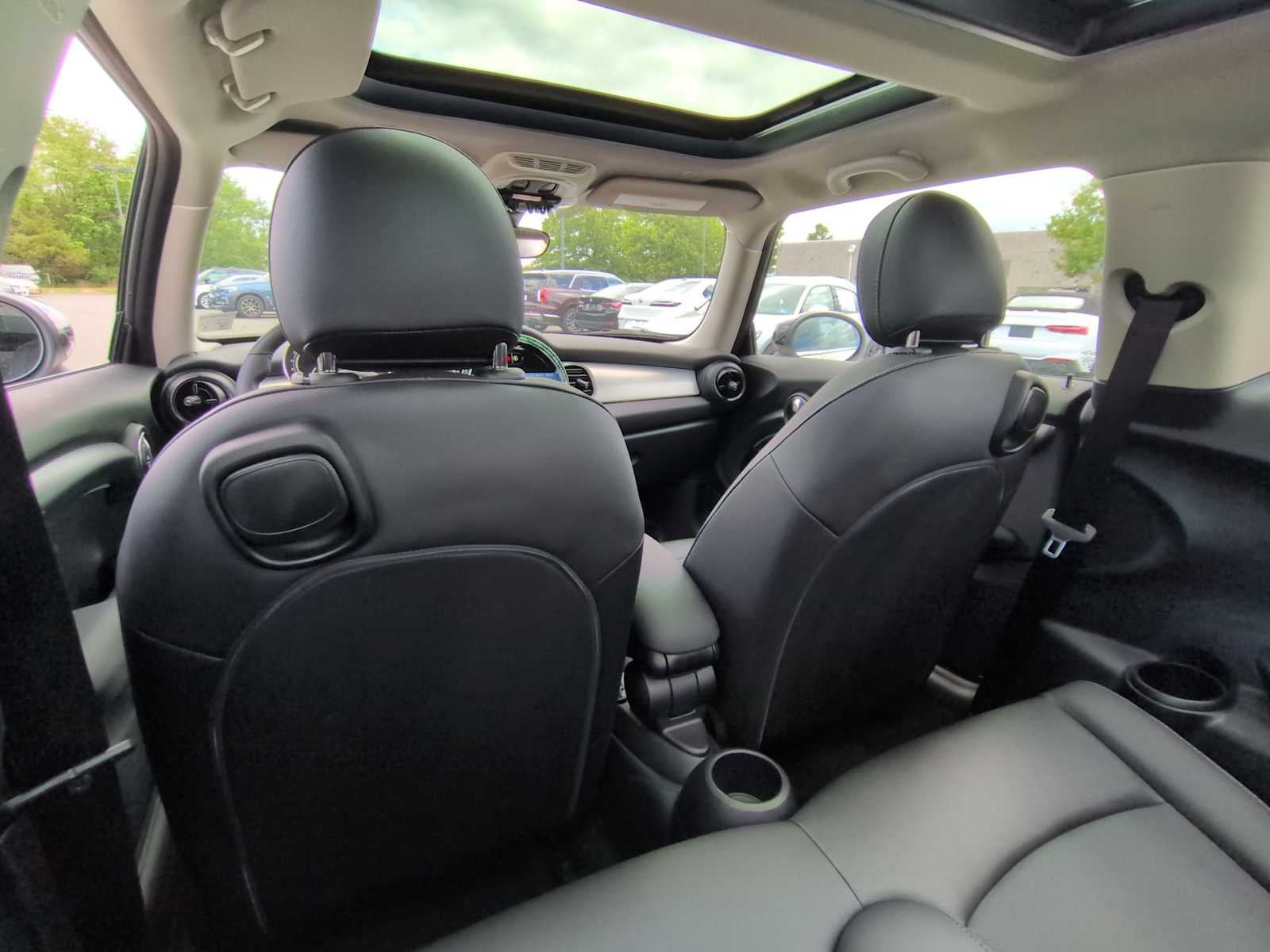 2022 MINI HARDTOP 2 DOOR SIGNATURE