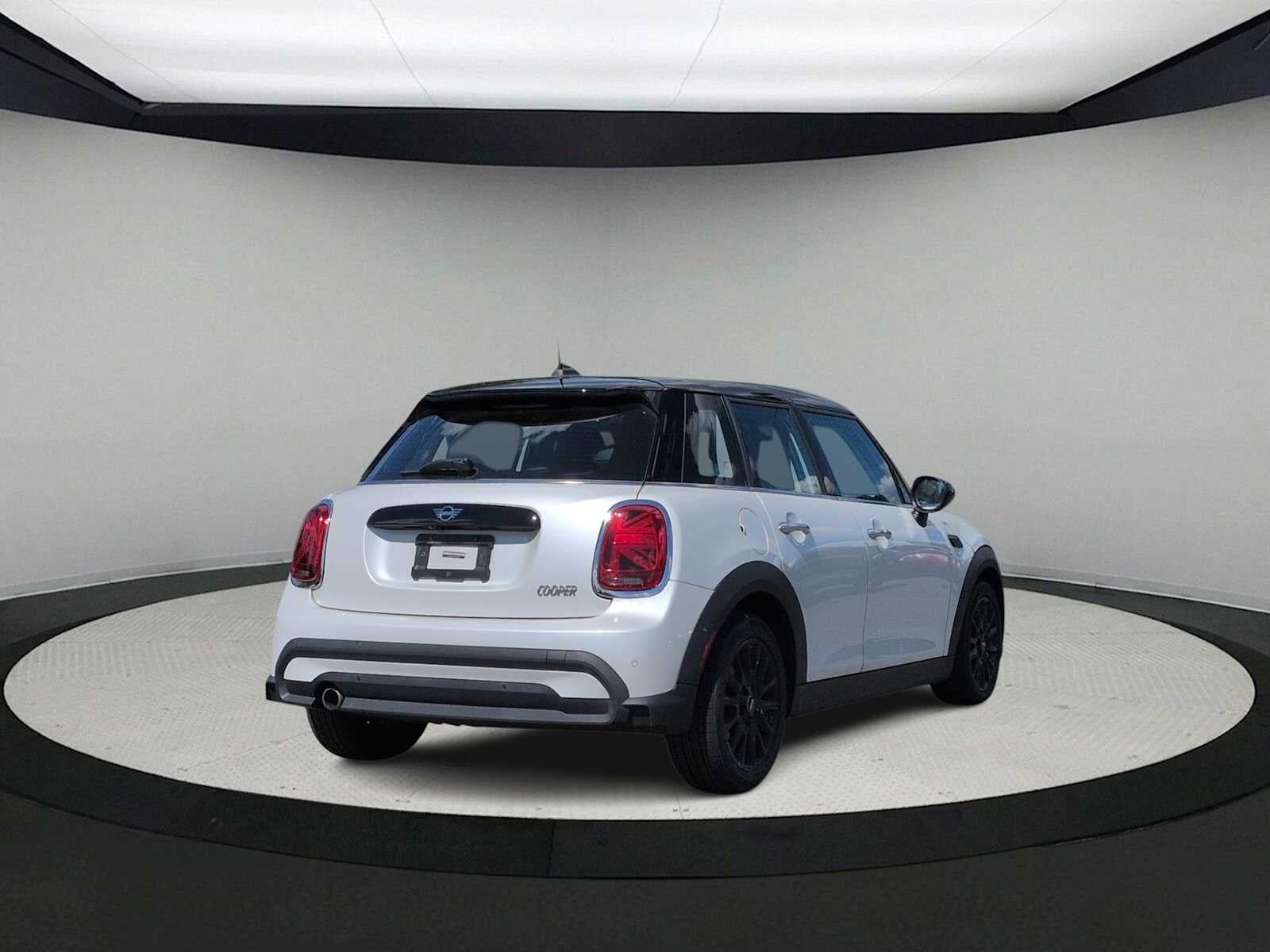 2024 MINI HARDTOP 4 DOOR Cooper