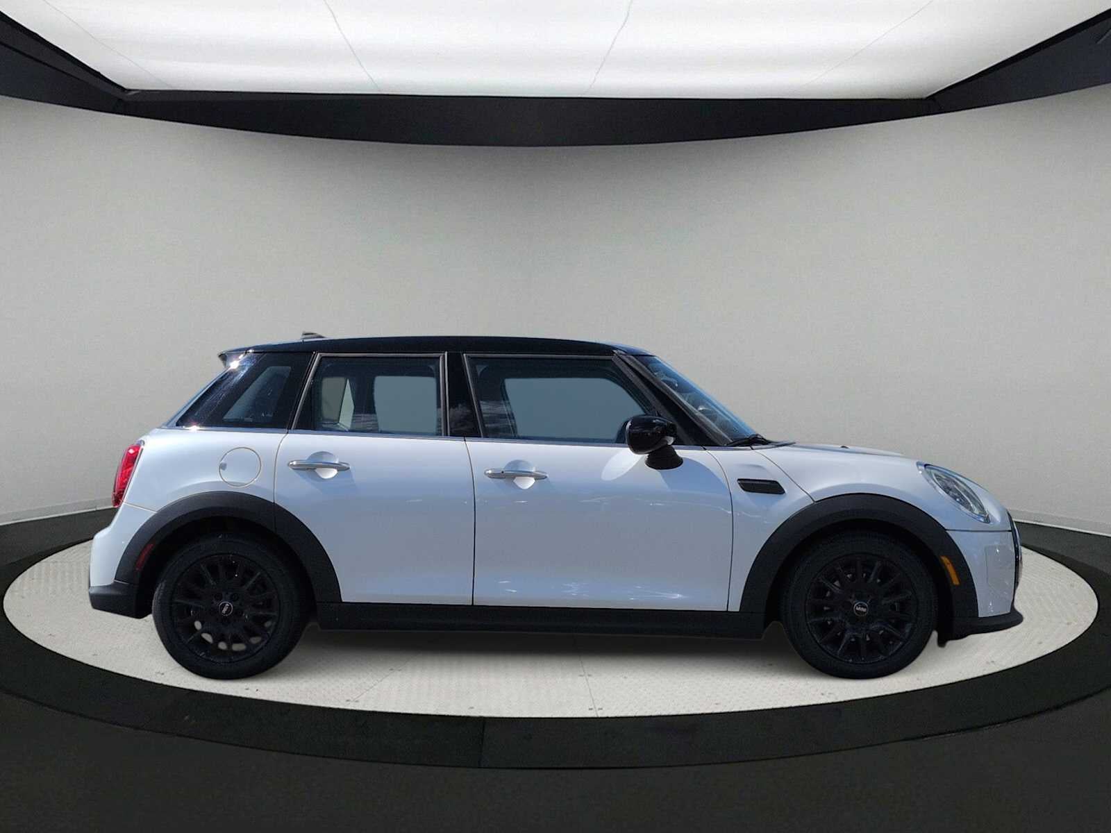 2024 MINI HARDTOP 4 DOOR Cooper