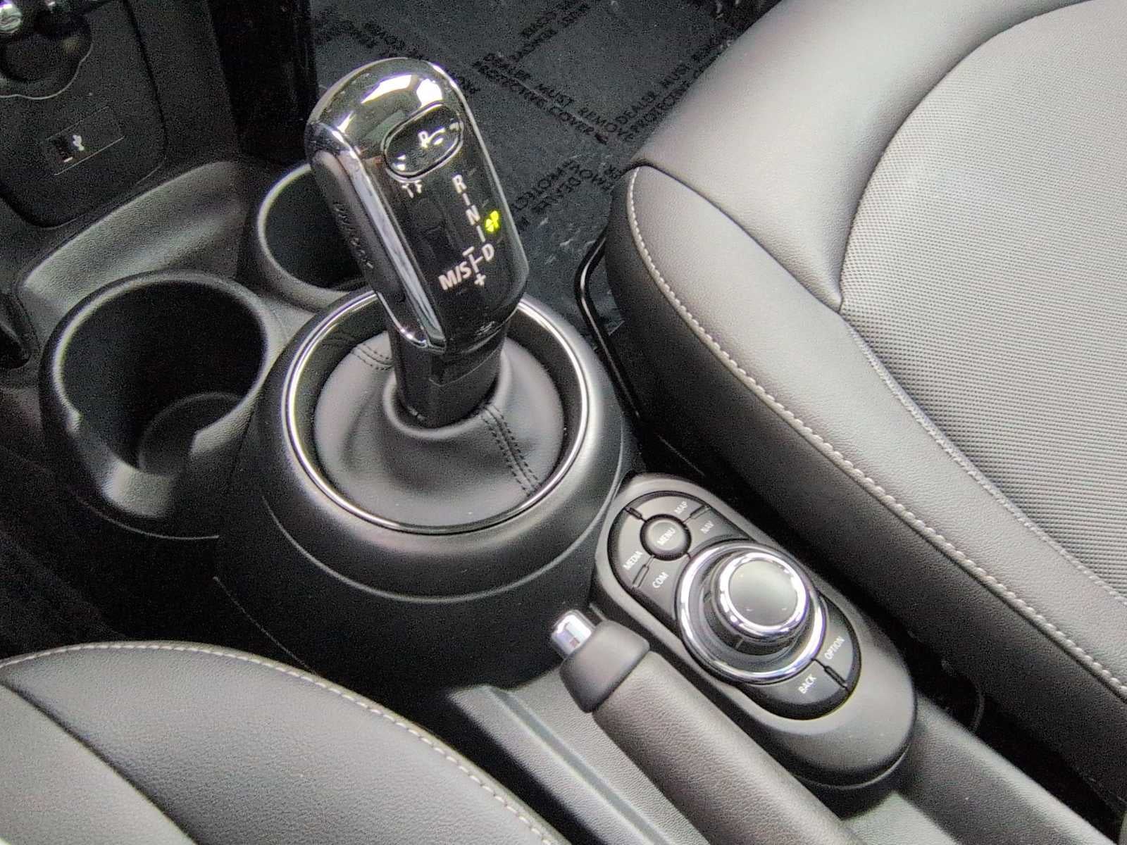 2024 MINI HARDTOP 4 DOOR Cooper