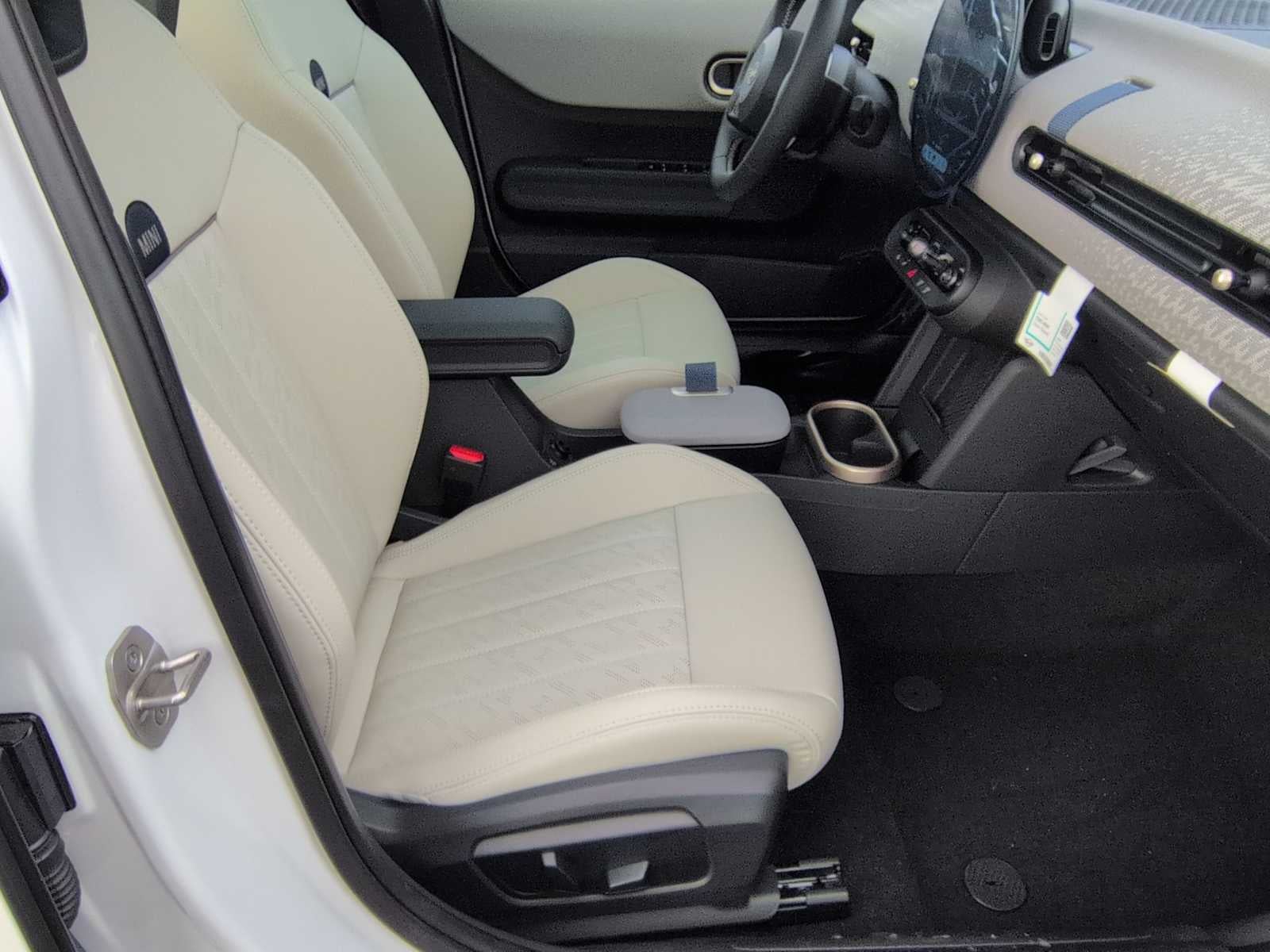 2026 MINI 4 DOOR SIGNATURE PLUS