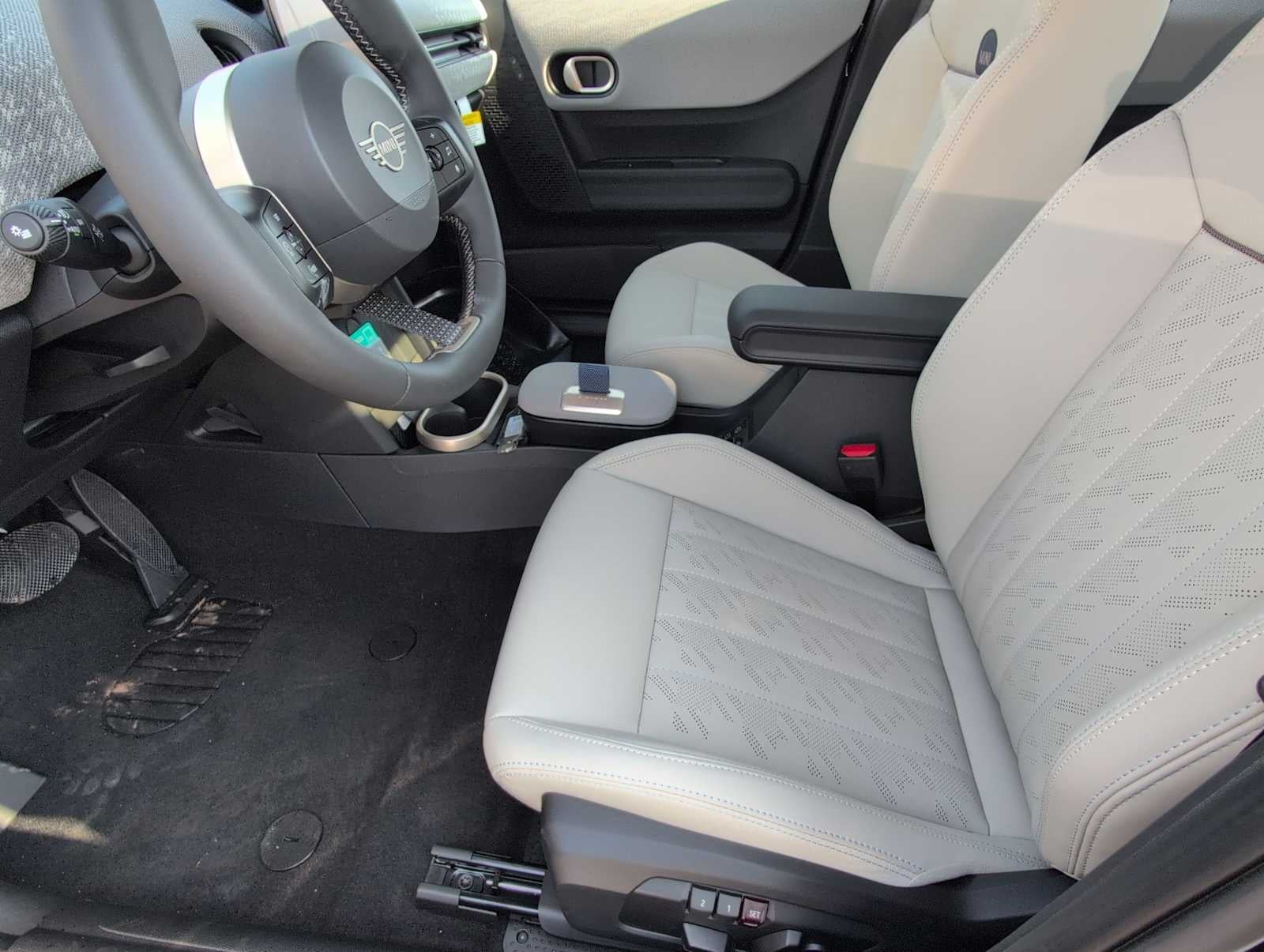 2026 MINI 4 DOOR SIGNATURE PLUS